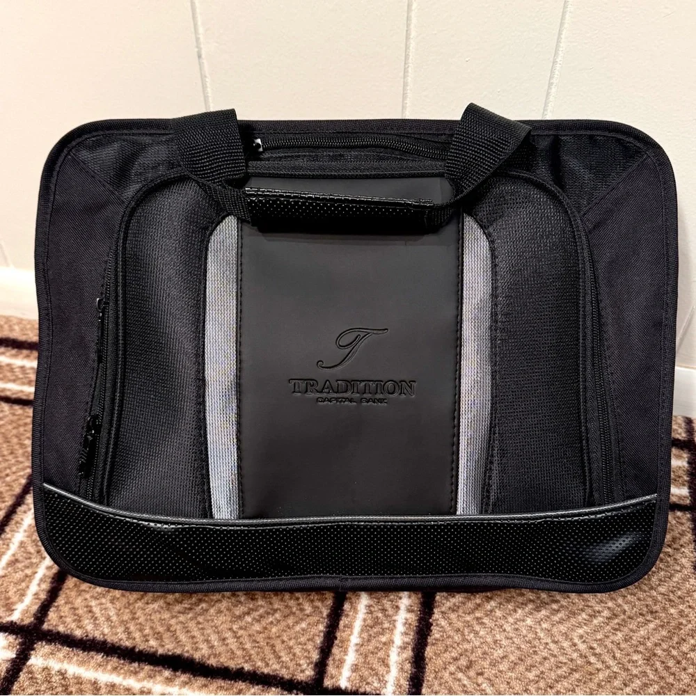Leed’s Executive 17” Laptop Briefcase